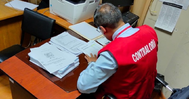 La Contraloría General evidenció que el Gobierno Regional de Puno llevó a cabo transferencias irregulares en exceso al Comité de Administración de Fondos de Asistencia y Estímulo (CAFAE) de la sede central. De esta manera incumplió las disposiciones del Ministerio de Economía y Finanzas (MEF) y generó, además, un pago indebido al personal, lo cual ocasionó un perjuicio al Estado por un monto de S/ 4,089,522.09 durante los periodos 2015, 2016 y 2017.