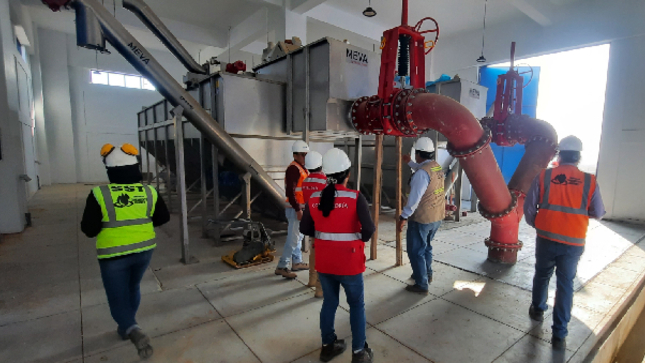 La Contraloría General alertó al Programa Nacional de Saneamiento Urbano (PNSU) deficiencias en la obra de mejoramiento y ampliación de los sistemas de agua potable, alcantarillado y tratamiento de aguas residuales en la ciudad de Huarmey, situaciones que afectarían la continuidad de los trabajos, la calidad de la infraestructura y el adecuado uso de la inversión.