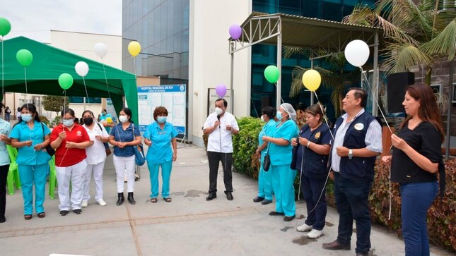 El Hospital Regional de Ica llevó a cabo la Feria Informativa dirigida a la población que asiste a nuestro nosocomio.