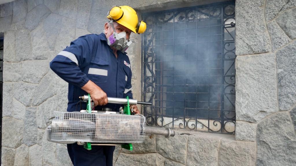 Diris Lima Este fumigó más de 3000 viviendas para eliminar al zancudo que transmite el dengue en Lurigancho-Chosica