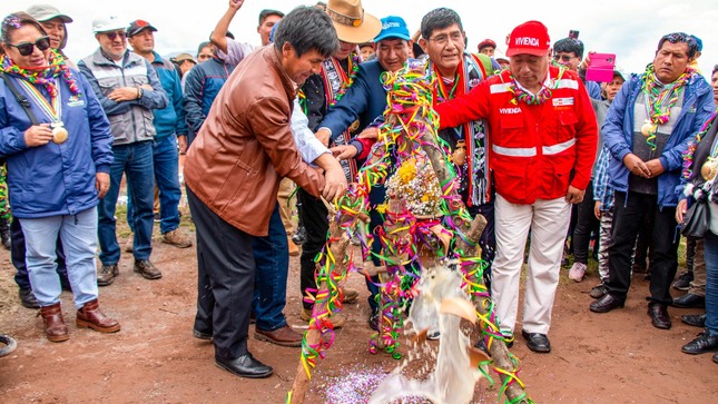 foto en apv san pedro. Primera piedra