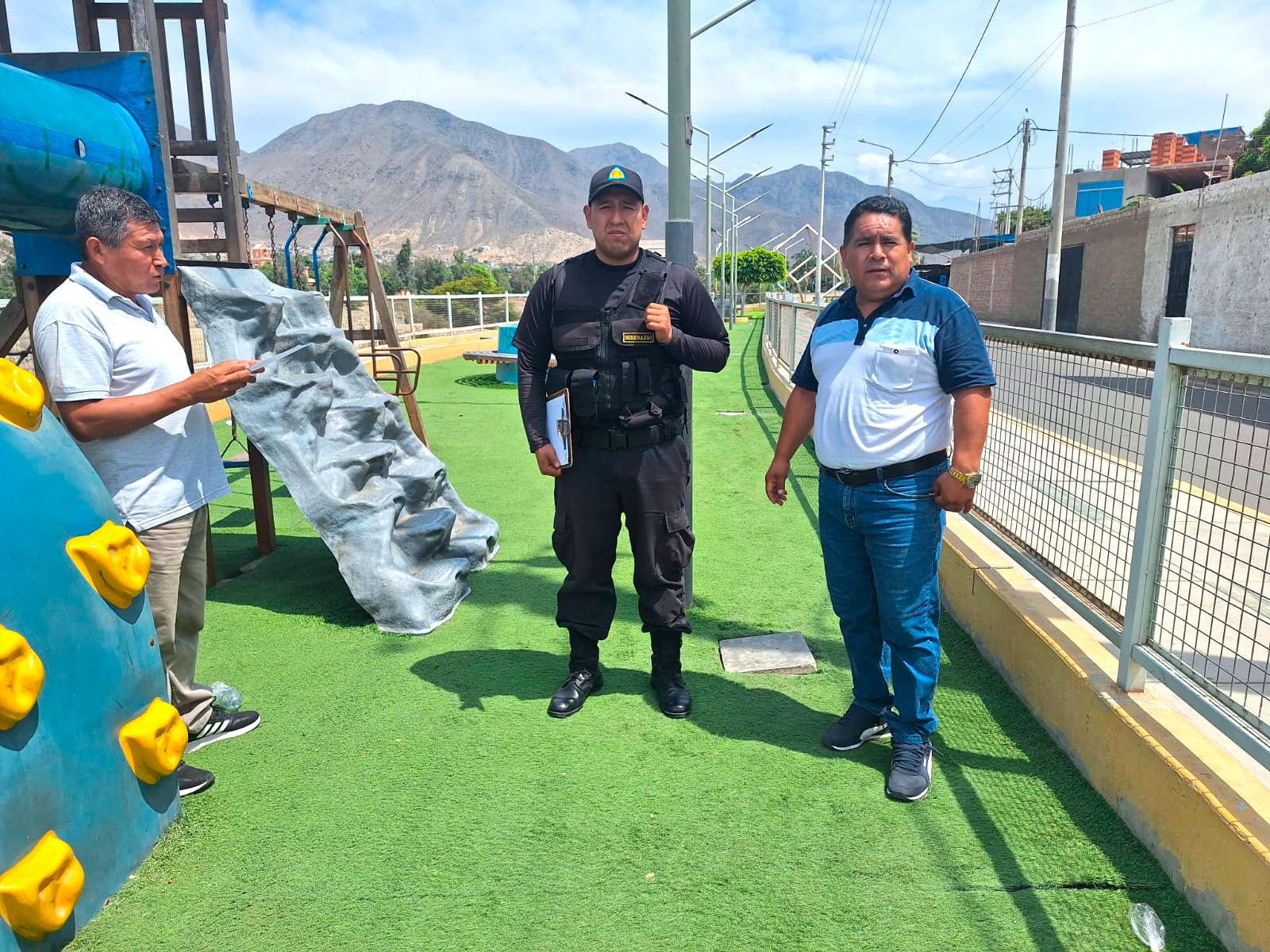 Asesor legal de la comuna constata sustracción de cables de energía en el bulevar "La Familia"