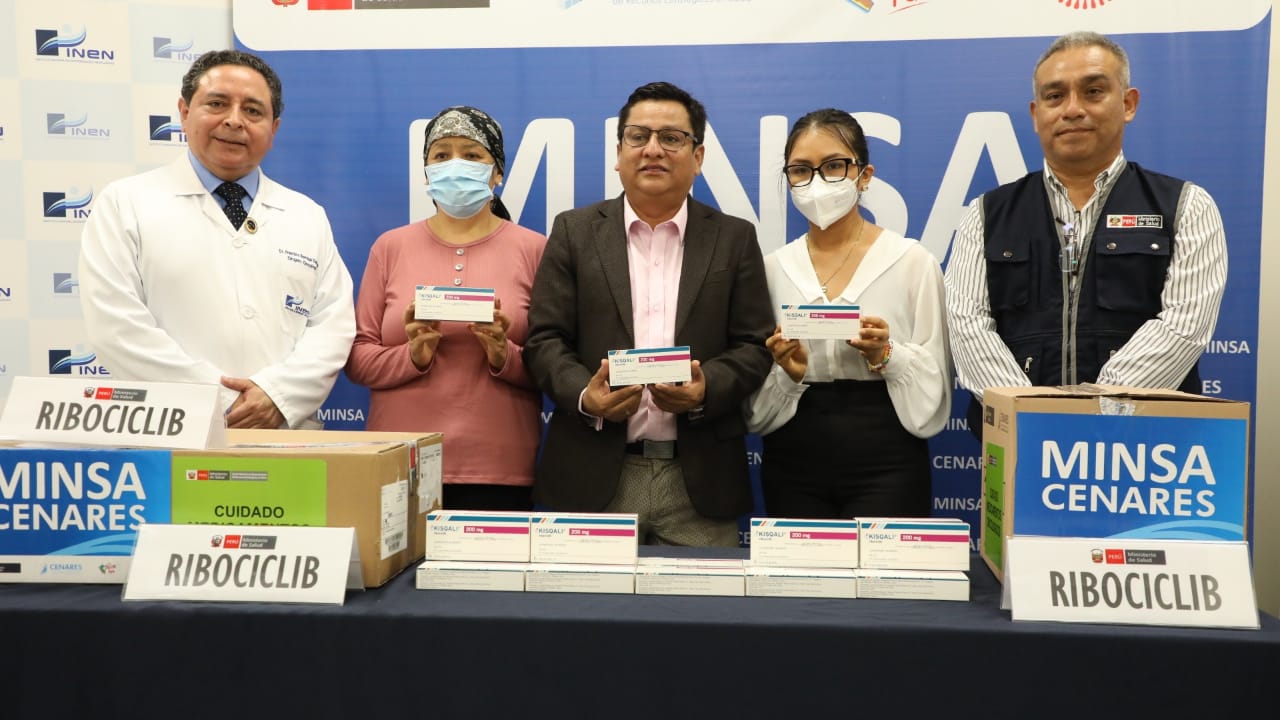 Pacientes con cáncer de mama del INEN reciben por primera vez y de manera gratuita el medicamento Ribociclib