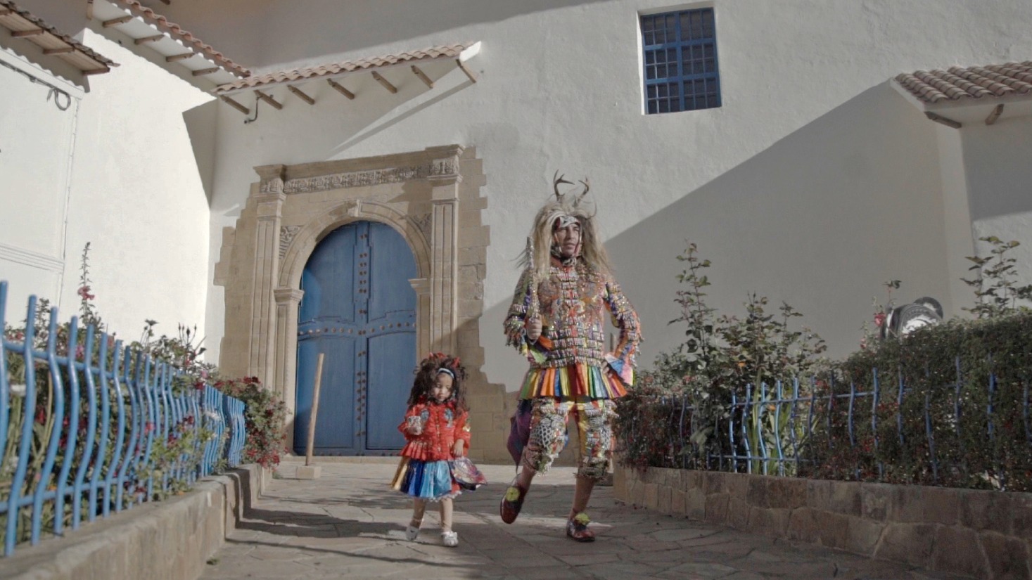 Cusco Conoce a Emilia, la niña danzarina que transmite la herencia cultural de su familia en Paucartambo (3)