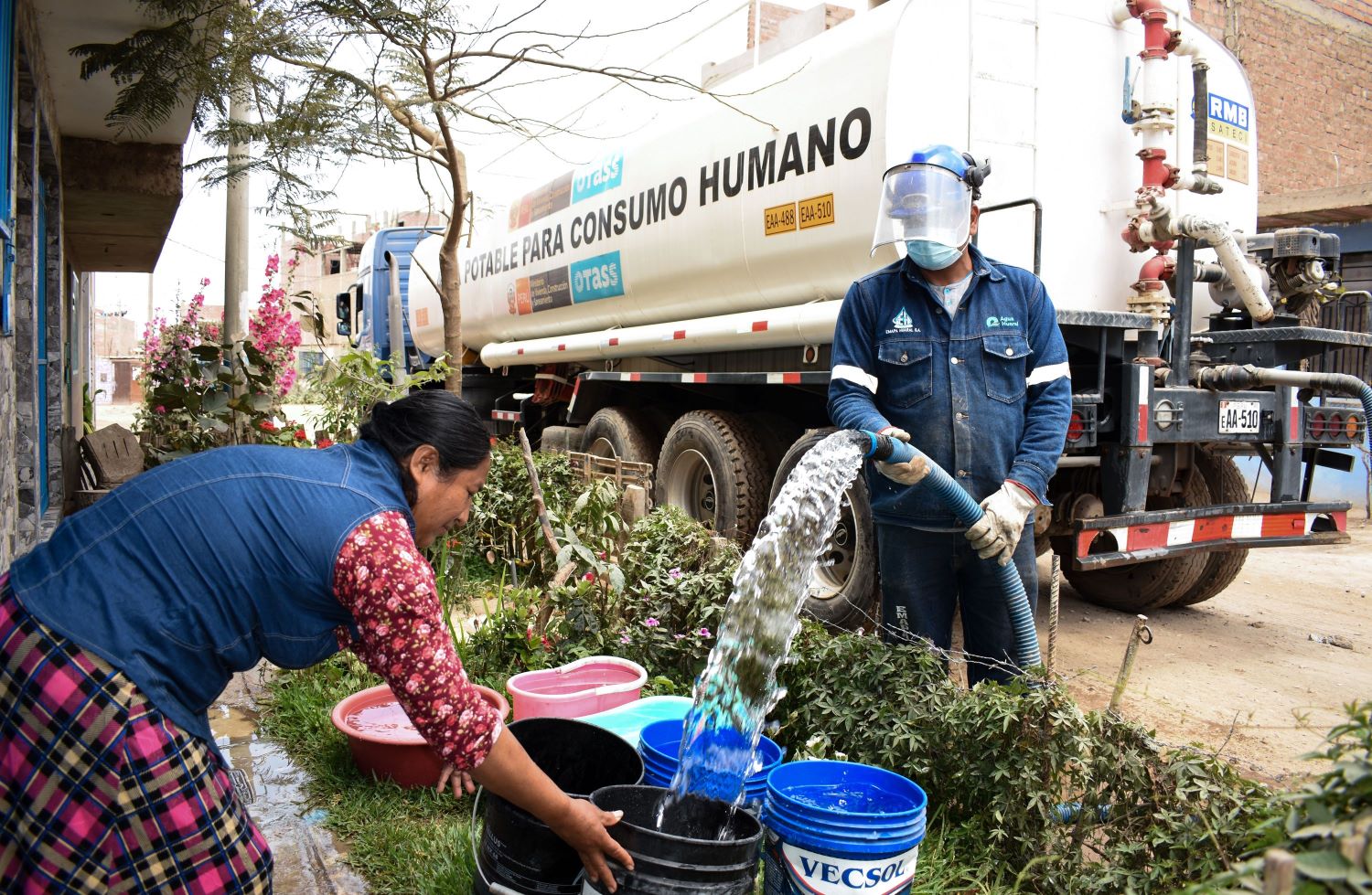 Ministerio de Vivienda transfiere más de S/ 38 millones a Sedapal para distribuir agua potable gratuita