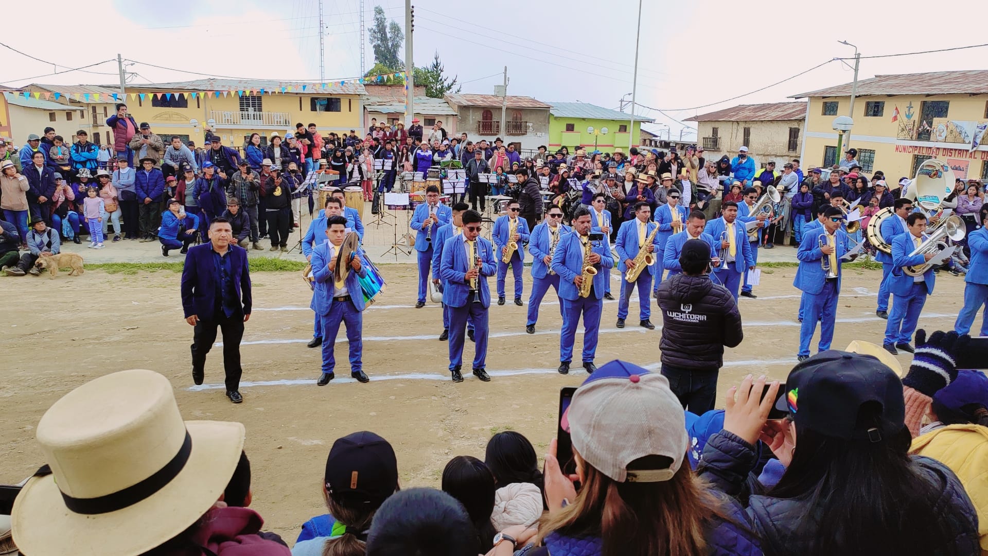 Alcalde provincial Fernando CΓ‘rdenas participΓ³ de "Fiesta de las Cruces" en el distrito de Sumbilca