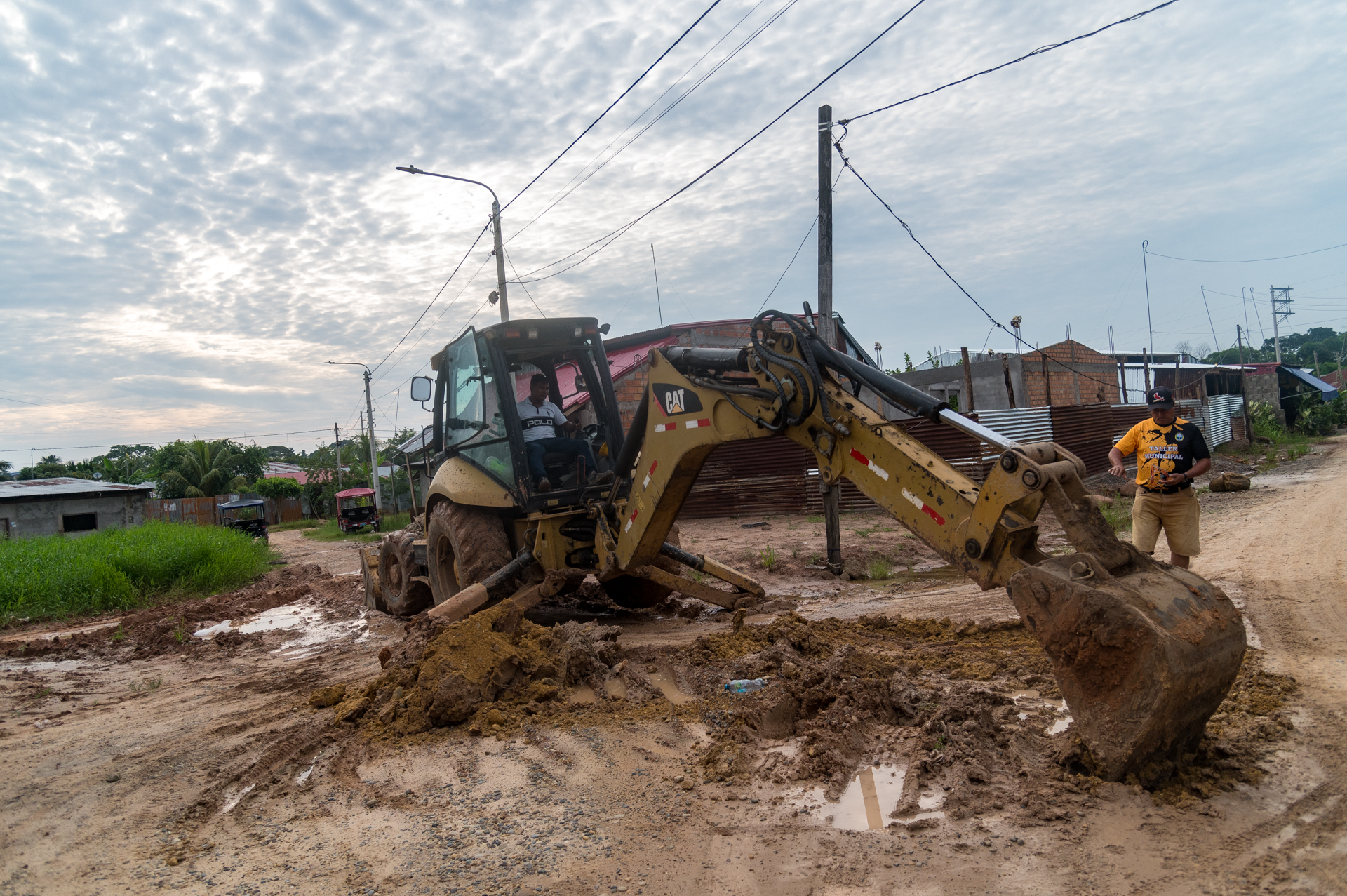 trabajos comunales de limpieza, desmonte y mantenimiento de calles.