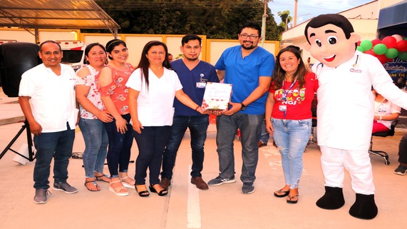 remiación del concurso de nacimientos y villancicos y celebración de la Navidad del personal que labora en el Hospital General de Jaén