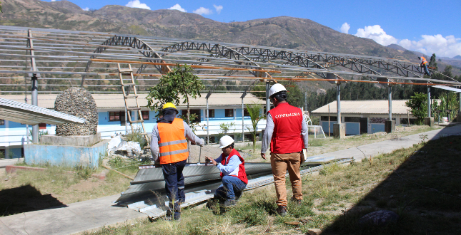 La Contraloría General detectó que la Municipalidad Distrital de Acopampa ejecutó la obra de techado de la losa deportiva de la Institución Educativa N°86280, Ricardo Palma, mediante administración directa a pesar de no contar con los estudios requeridos ni la capacidad técnica necesaria, lo que ocasionó el colapso de parte de la infraestructura y posteriormente su desmontaje total, así como un perjuicio a la entidad por S/ 106 514.