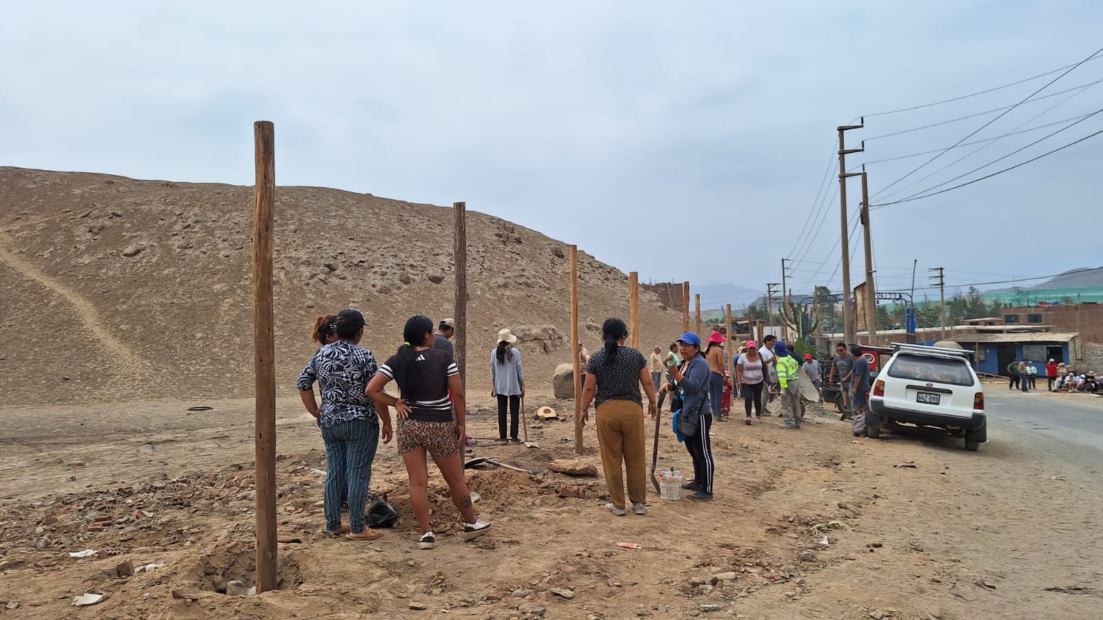 Ministerio de Cultura inició la colocación de cerco perimétrico que protegerá el Sitio Arqueológico Pirámide de Nievería