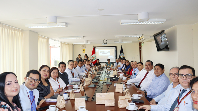 Administradores de la Corte Superior reciben diploma de Reconocimiento 