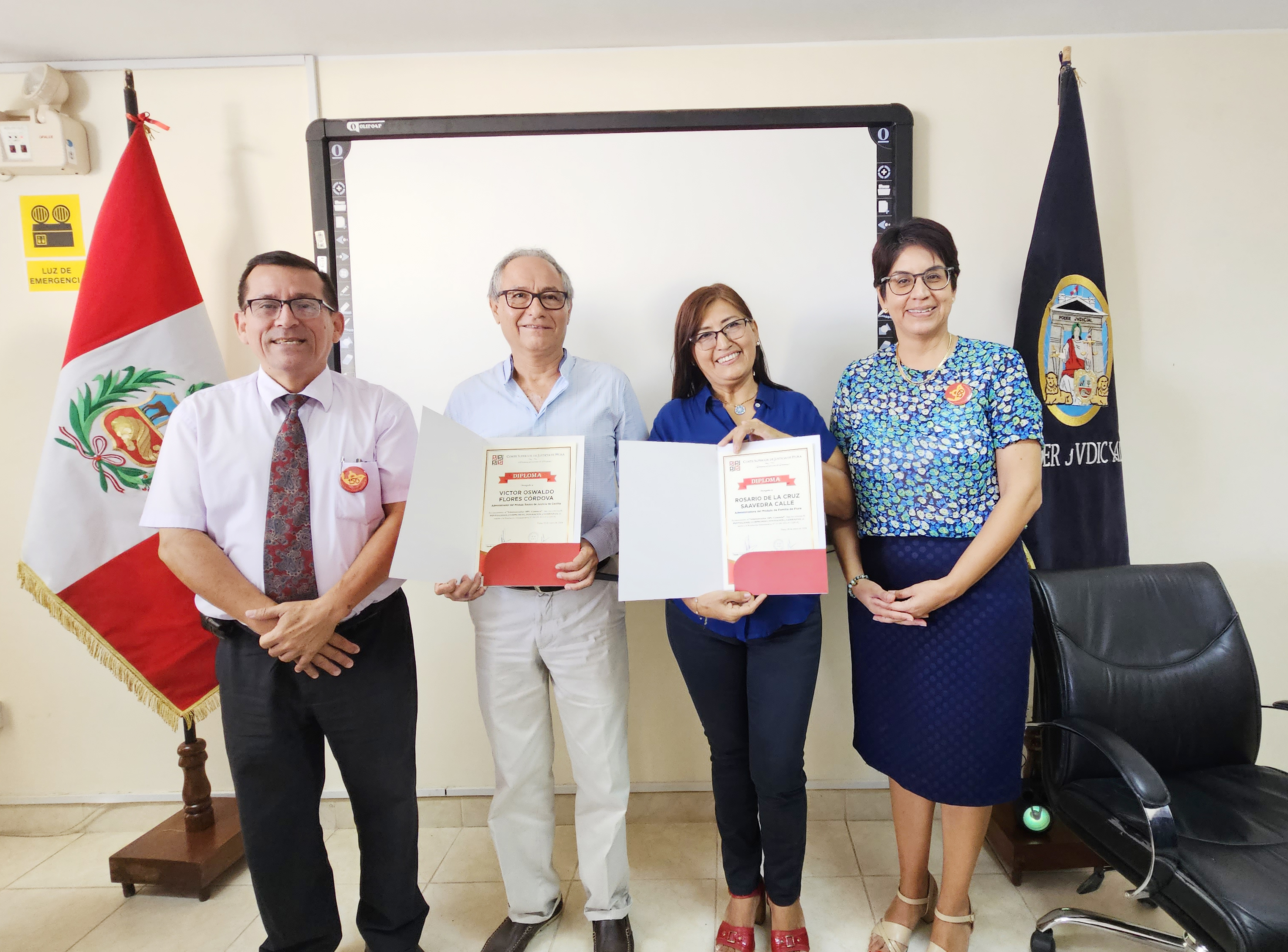 Administradores de la Corte Superior reciben diploma de Reconocimiento