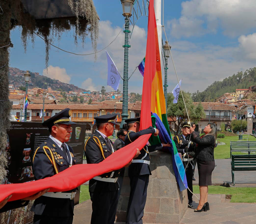 Presidenta de la Corte de Cusco participó del último izamiento pleno del 2023
