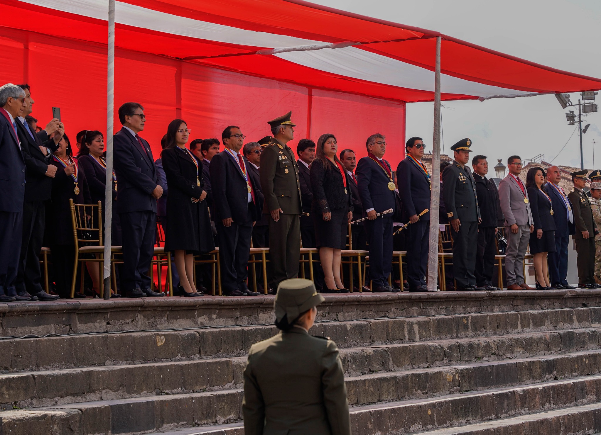 Presidenta de la Corte de Cusco participó del último izamiento pleno del 2023