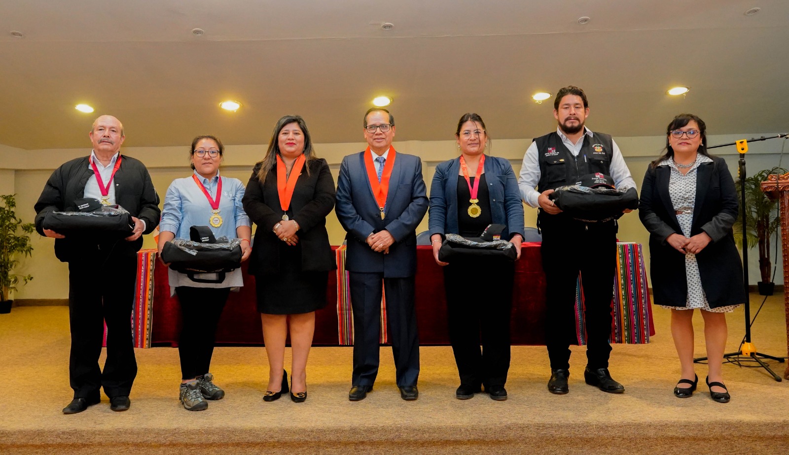 Con éxito se realizó el "Primer Encuentro Macrorregión Sur de Jueces de Paz en conmemoración a la Justicia de Paz"