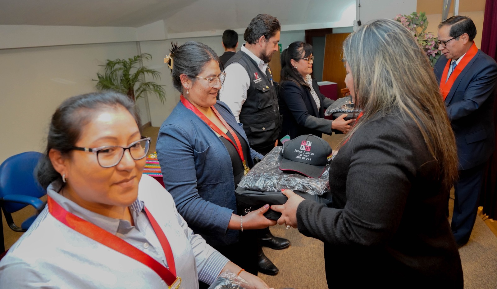 Con éxito se realizó el "Primer Encuentro Macrorregión Sur de Jueces de Paz en conmemoración a la Justicia de Paz"