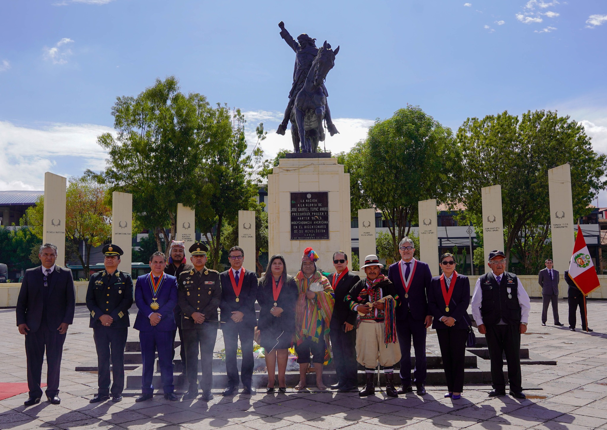 Autoridades judiciales conmemoraron el Bicentenario de la Justicia de Paz honrando a la Pachamama en la Plaza Túpac Amaru