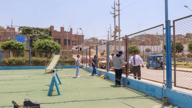 ALCALDE LIC. JUAN REAÑO SUPERVISA TRABAJOS DE REMODELACIÓN EN EL PARQUE INFANTIL “LOS ÁNGELES” UBICADO EN EL A.H. EL CARMEN -HUAURA