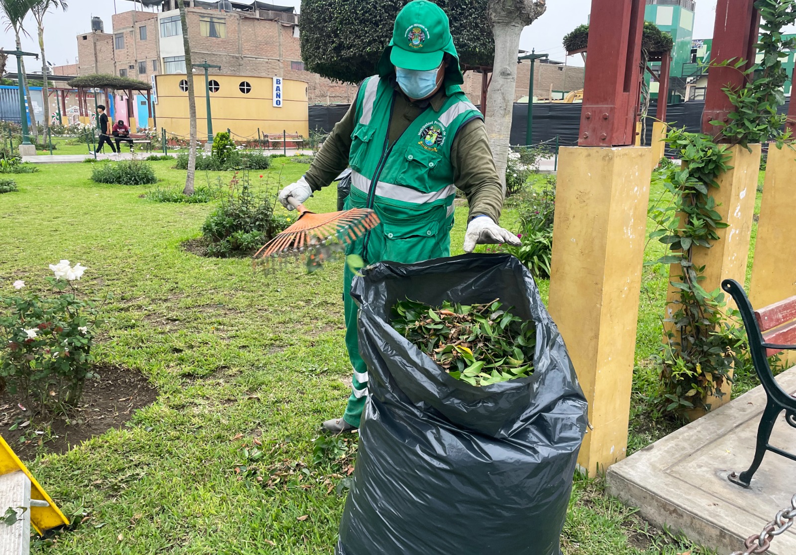 MPH desarrollΓ³ labores de mantenimiento de Γ‘reas verdes en el parque de La Cultura