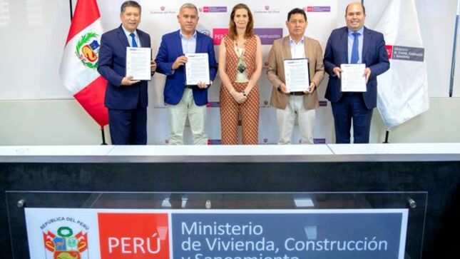 Alcalde Provincial de Huaral firma crucial convenio con el Ministerio de Vivienda, Construcción y Saneamiento