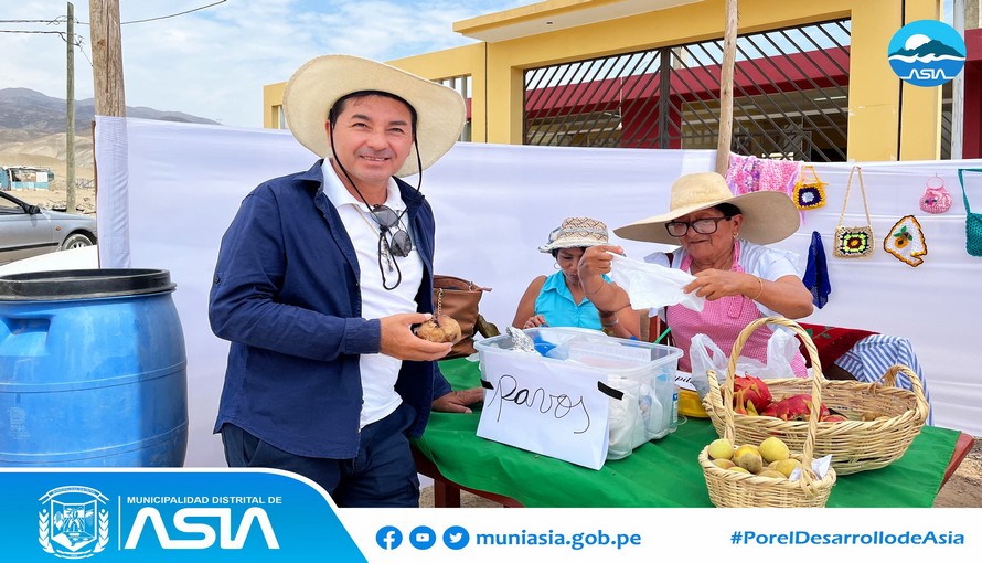 Alcalde Isaías Alcántara participo en la tradicional bajada de reyes en el Anexo la Esquina