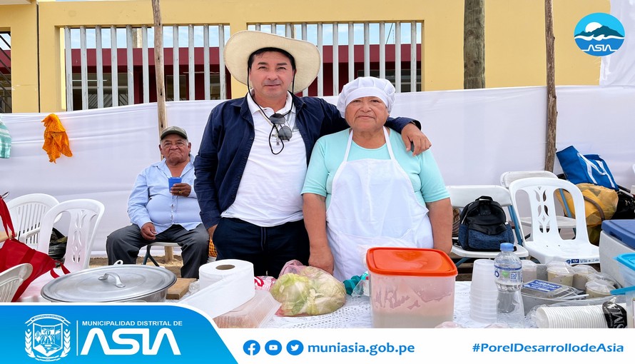 Alcalde Isaías Alcántara participo en la tradicional bajada de reyes en el Anexo la Esquina