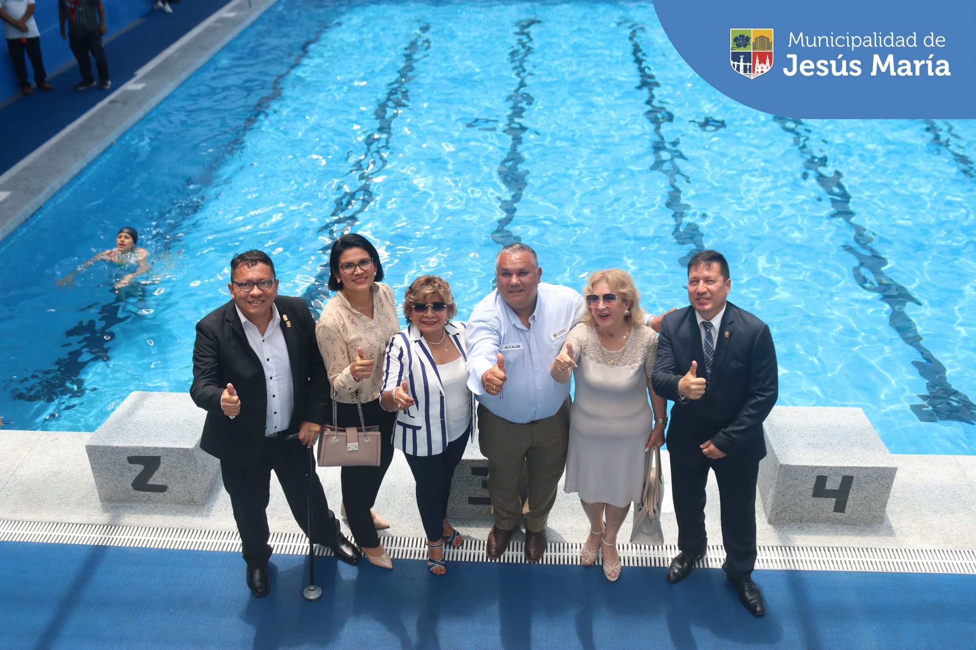 Pensando en la salud y bienestar de todos los jesusmarianos y luego de un proceso integral de renovación, con gran alegría anunciamos la reapertura de nuestra piscina municipal. 📽️ Mira el video completo: https://bit.ly/47jcd8L
☝🏻 Las inscripciones en nuestros talleres iniciarán el 3 de enero (cupos limitados) y las clases serán a partir del 8 de enero. 💦