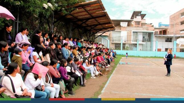 📌La subgerencia de programas sociales y empadronamiento de la Municipalidad Provincial de Cajamarca, a través del Programa del Vaso de Leche juramentó a las nuevas integrantes del comité de administración. 
✅Teniendo en la zona urbana a Shirley Castañeda Rojas; zona rural, Lidia Álvarez Calua y María Marcelina Chión Ayay. En cumplimiento de la ley N° 27470 ley que establece normas complementarias para la ejecución del programa de Vaso de Leche. 