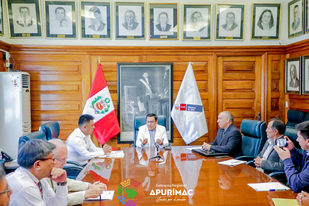 Gobernador Percy Godoy y Ministro de Salud firman convenio para el reinicio y culminación del hospital de Andahuaylas 