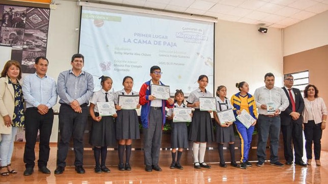 Premian a ganadores del concurso de historietas y microrrelatos