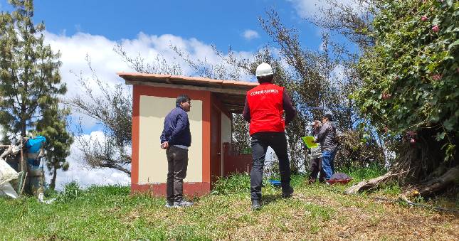 La Contraloría identificó irregularidades por el pago de valorizaciones en la obra “Creación de Unidades Básicas de Saneamiento (UBS) en el centro poblado Morán Lirio Sector Norte del distrito de Hualgayoc”, a cargo de la Municipalidad Distrital del mismo nombre. Esta situación ocasionó una pérdida económica a la institución de S/ 37 197.