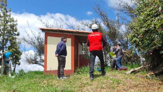 La Contraloría identificó irregularidades por el pago de valorizaciones en la obra “Creación de Unidades Básicas de Saneamiento (UBS) en el centro poblado Morán Lirio Sector Norte del distrito de Hualgayoc”, a cargo de la Municipalidad Distrital del mismo nombre. Esta situación ocasionó una pérdida económica a la institución de S/ 37 197.