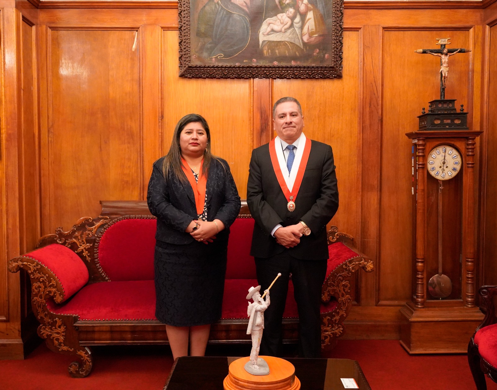 Presidenta de la Corte de Cusco recibió la visita del Congresita de la República, Dr. Luis Ángel Aragón Carreño