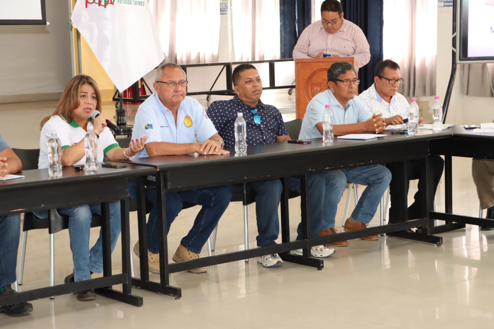 Gobernador Regional Segismundo Cruces Ordinola Encabeza Mesa Técnica con Ministra de Desarrollo Agrario y Riego