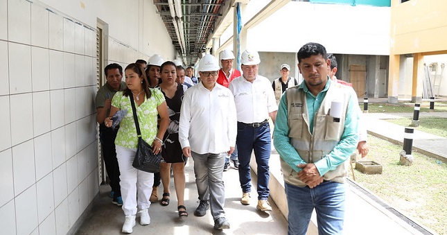 La Contraloría General iniciará una auditoría de cumplimiento a la obra de mejoramiento del Hospital Regional de Pucallpa para determinar las responsabilidades de funcionarios públicos en las demoras en esta importante obra para la población pucallpina, anunció el contralor general, Nelson Shack, durante la jornada de despacho contralor en la región Ucayali.