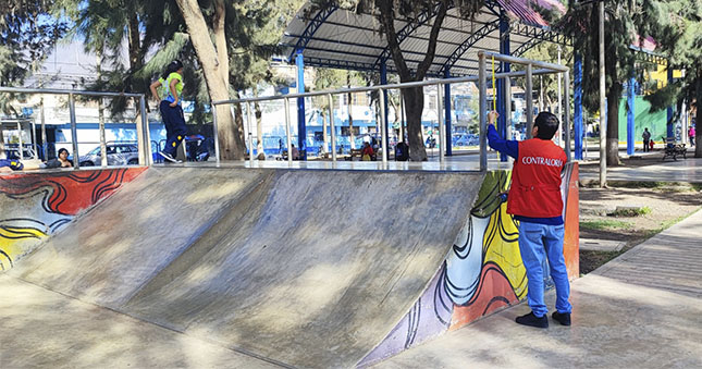 La Contraloría General de la República detectó trabajos inconclusos y mal ejecutados en el mejoramiento del parque Amarilis lo que ocasionaron un perjuicio de S/ 257 mil. A pesar de estas deficiencias, la Municipalidad Provincial de Huánuco aprobó los pagos al contratista y también recepcionaron y liquidaron la obra.