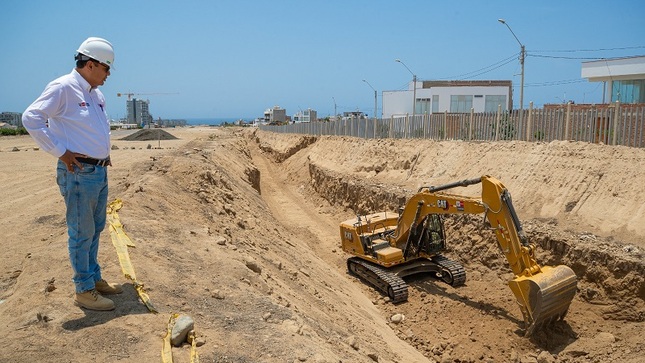 FEN: MVCS realiza trabajos de limpieza y descolmatación en Punta Negra y San Bartolo