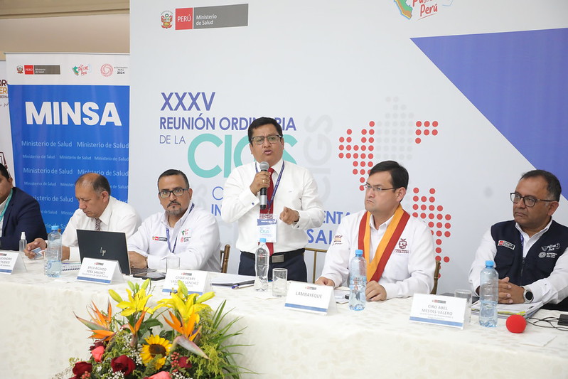 Foto 1 de Gerentes y directores regionales de salud acordaron impulsar la vacunación bivalente extendida contra la covid-19