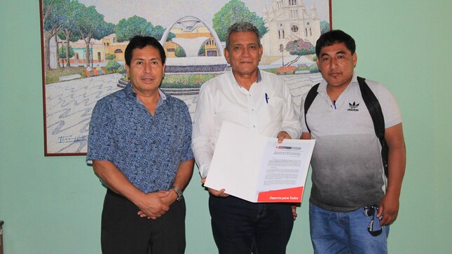 Alcalde Marlem Mogollón se reunió con el presidente del Instituto Peruano del Deporte (IPD), Guido Flores Marchán.