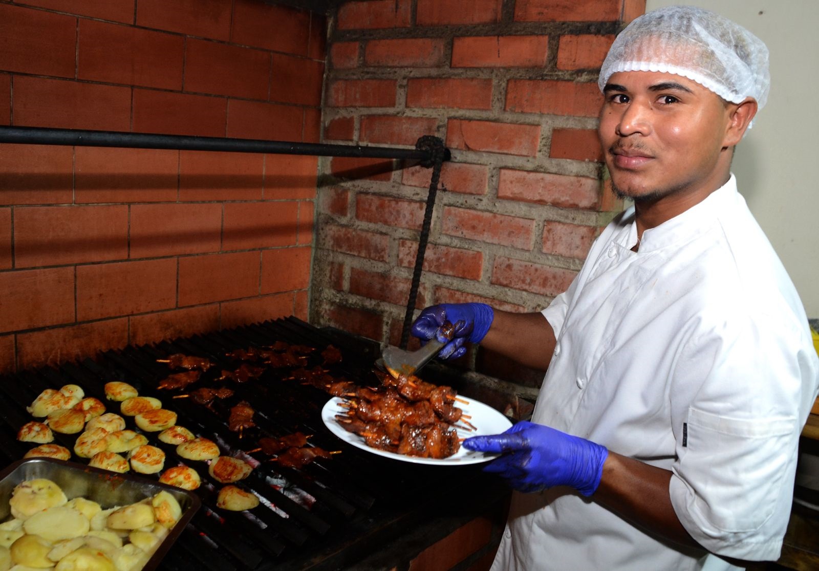 Consulado General del Perú en Cochabamba organizó el primer taller de gastronomía peruana del 2024