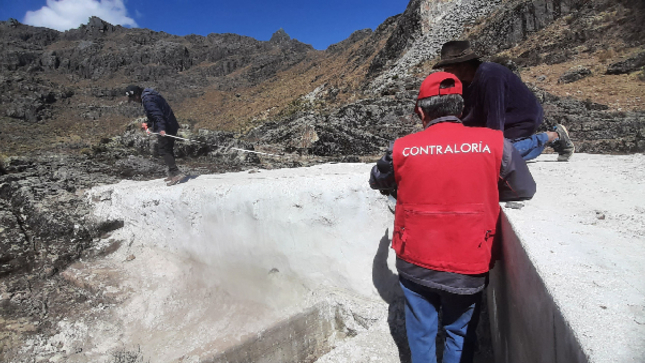  La Contraloría General determinó que funcionarios y servidores de la Municipalidad Distrital de Cochapetí (Huarmey), en el 2021, admitieron, aprobaron y pagaron valorizaciones de la obra de mejoramiento de la represa Queullanca pese al incumplimiento del expediente técnico, situación que ocasionó el deterioro prematuro de los trabajos realizados y afectación a la producción agrícola de la zona.