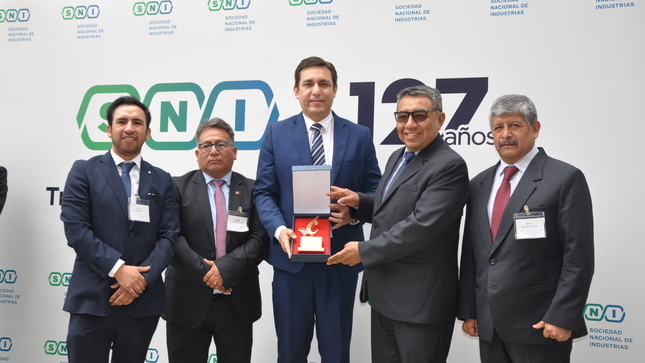 Electrocentro recibió diez reconocimientos el 2023 por su compromiso con el medio ambiente, la seguridad y la educación