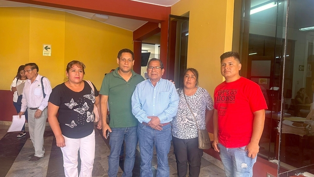 Alcalde de Nepeña Manuel Figueroa Laos junto al alcalde de la  provincia del Santa Luis Gamarra Alor