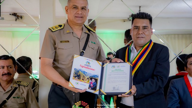 Gobernador Regional de Apurímac Percy Godoy Medina, participó en ceremonia protocolar de asunción al cargo del Jefe del Frente Policial