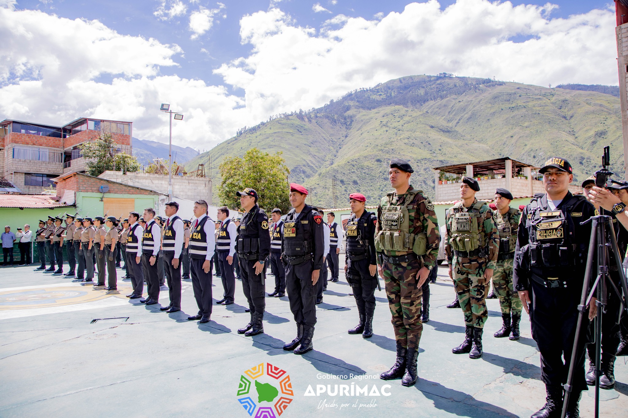 Gobernador Regional de Apurímac Percy Godoy Medina, participó en ceremonia protocolar de asunción al cargo del Jefe del Frente Policial