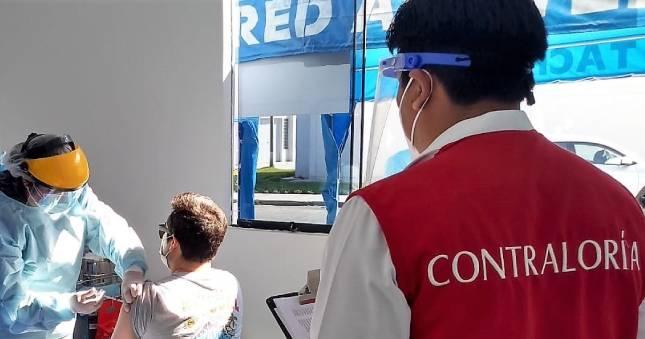 La Contraloría General detectó un perjuicio de S/ 78 171 causado por funcionarios que, entre abril del 2020 y mayo del 2021, autorizaron el pago de bonos extraordinarios Covid-19 a personal de la Red Asistencial Tacna de EsSalud, a pesar de que no acreditaban horas de labor efectiva en la atención a pacientes confirmados y/o sospechosos de Coronavirus.