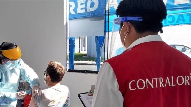 La Contraloría General detectó un perjuicio de S/ 78 171 causado por funcionarios que, entre abril del 2020 y mayo del 2021, autorizaron el pago de bonos extraordinarios Covid-19 a personal de la Red Asistencial Tacna de EsSalud, a pesar de que no acreditaban horas de labor efectiva en la atención a pacientes confirmados y/o sospechosos de Coronavirus.