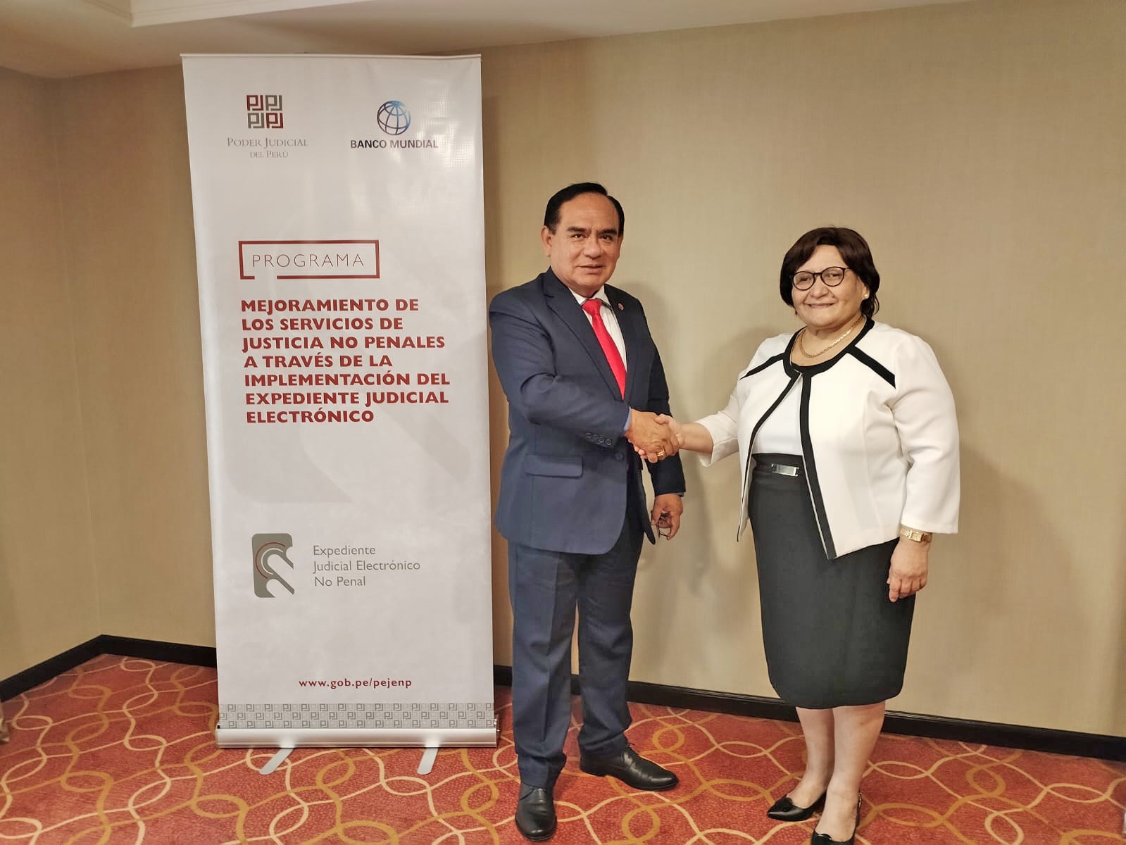 Dra. Mariem De La Rosa Bedriñana, Presidenta de la Academia de la Magistratura y el Dr. Arístides Tejada Arana, Jefe de la Oficina de Coordinación de Proyectos
