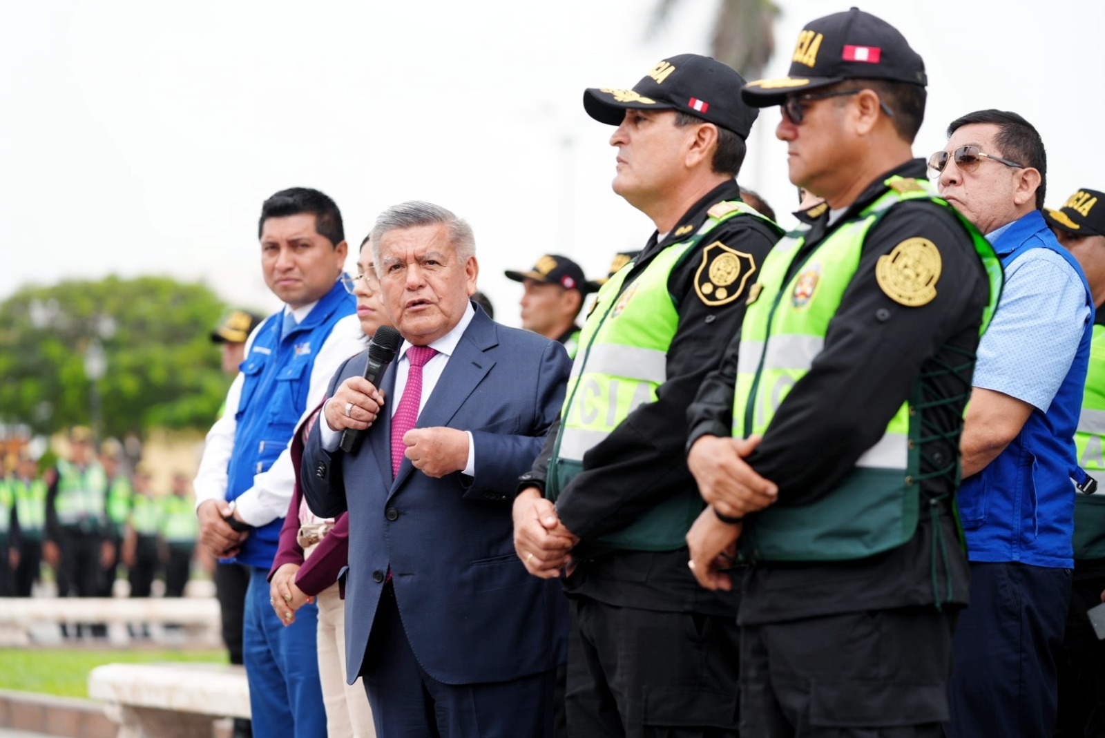 Gobernador César Acuña anunció el cambio del General PNP Augusto Ríos Tiravanti