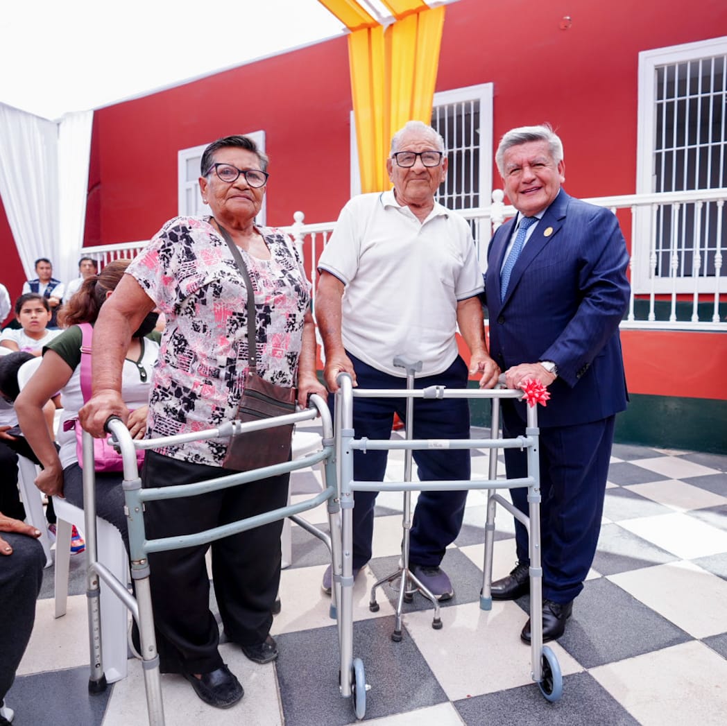 360 aparatos biomecánicos son entregados a personas con discapacidad